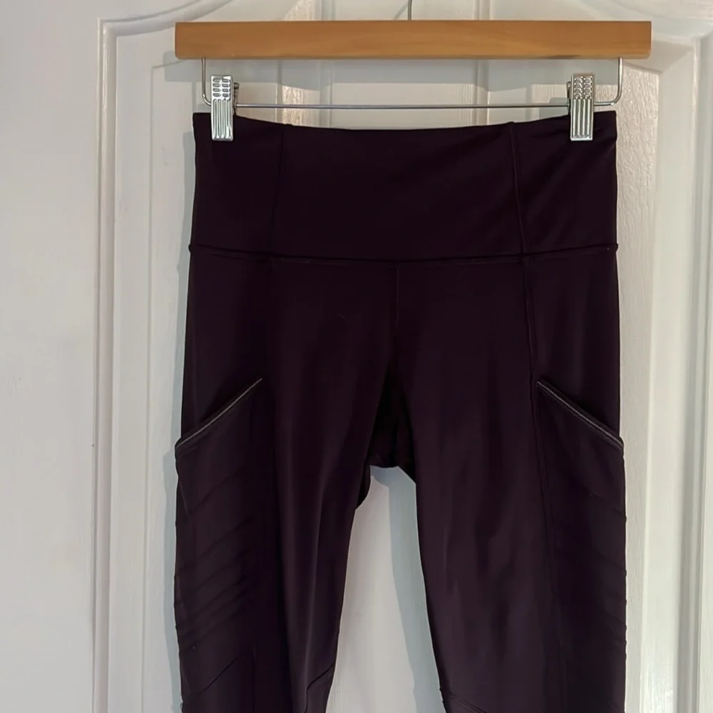 Lululemon | Fresh Tracks‎ Tight Leggings Black Cherry Size 4 Yoga Running Active